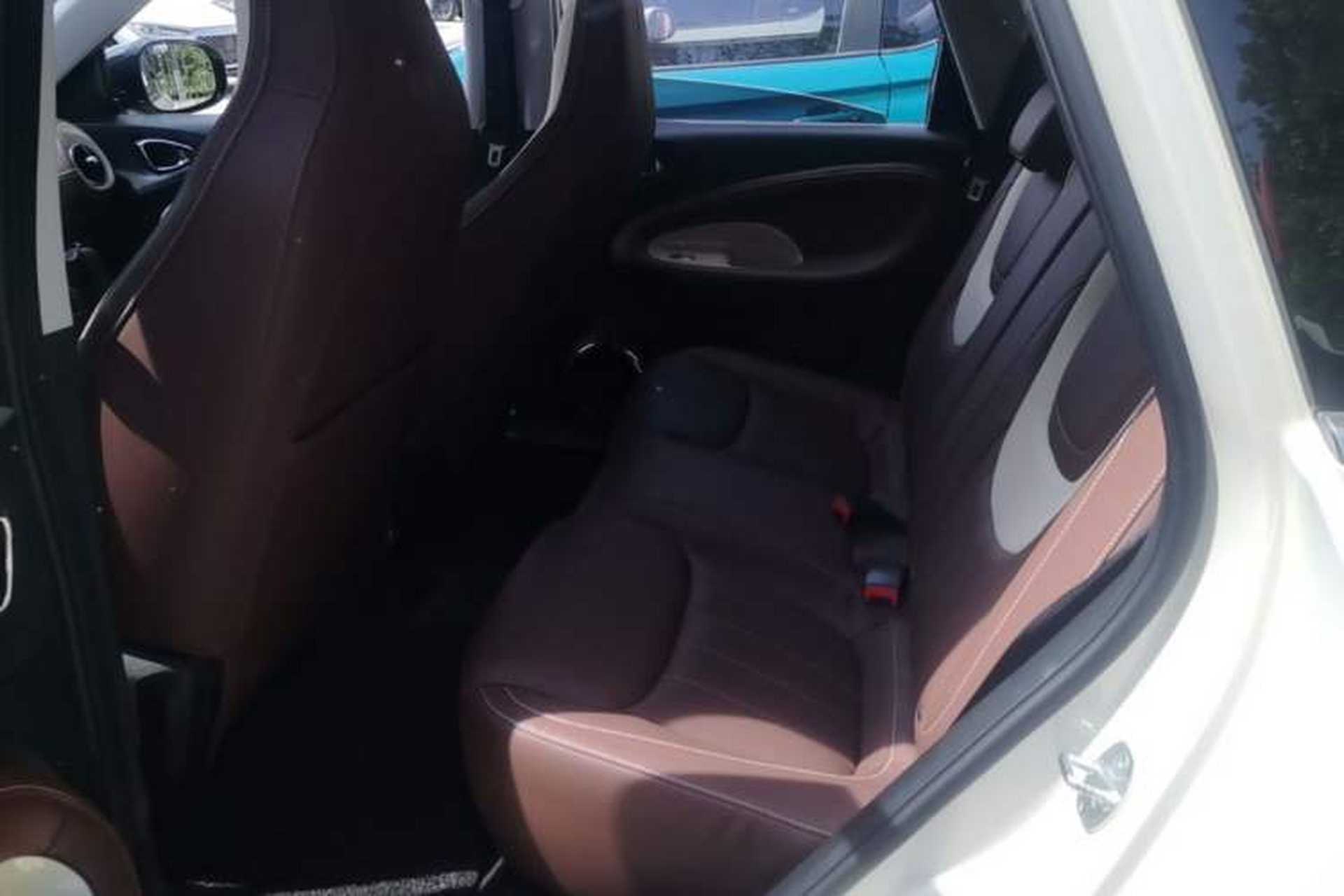 Used Wuling Bingo 2023 333 km Lingxi Connected+ Version Left Rear Seat