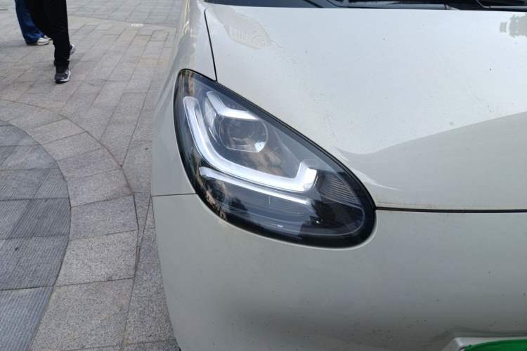 Used Wuling Bingo 2023 333 km Fast-Share Version Right Front Headlight