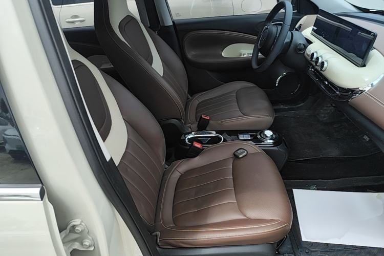 Used Wuling Bingo 2023 333 km Lingxi Connected+ Version Right Front Seat