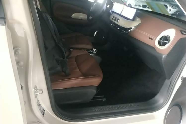 Used Wuling Bingo 2023 410 km Lingxi Deluxe Edition Right Front Seat