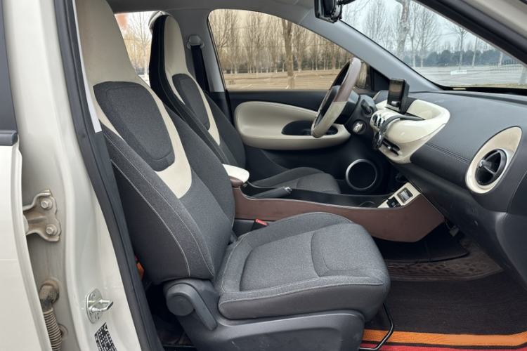Used Wuling Bingo 2023 203km Light Edition Right Front Seat