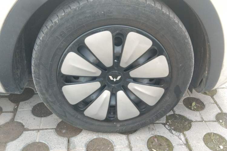 Used Wuling Bingo 2023 333 km Lingxi Connected Version Right Front Wheel Hub