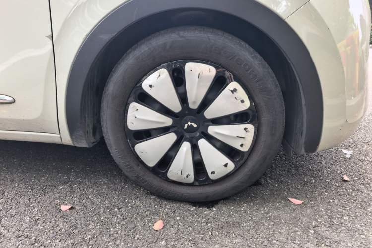 Used Wuling Bingo 2023 333 km Enjoyment Version Right Front Wheel Hub