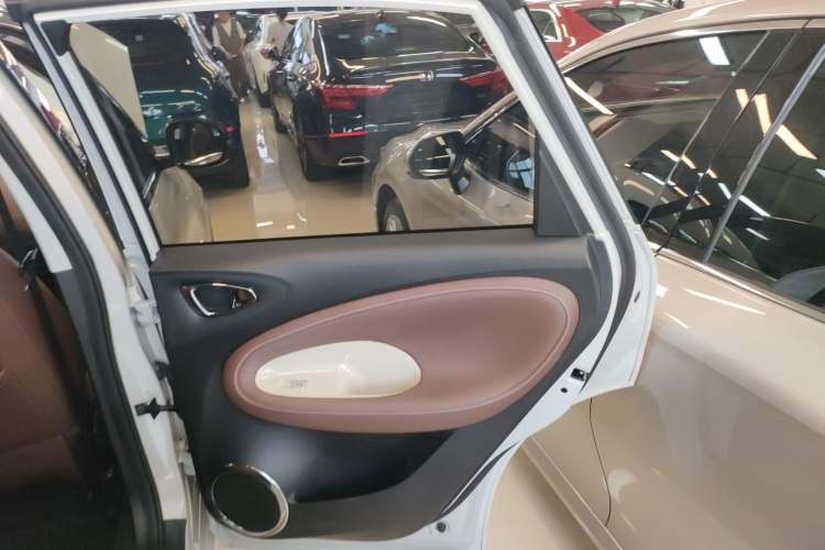 Used Wuling Bingo 2023 333 km Enjoyment Version Right Rear Door Interior