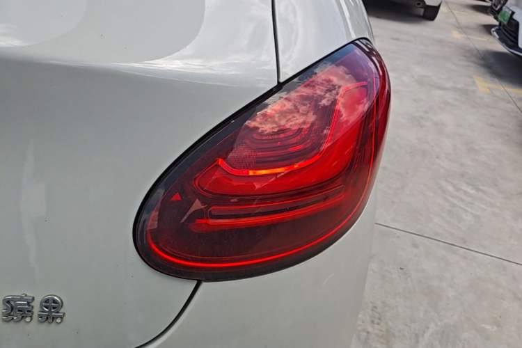 Used Wuling Bingo 2023 333 km Enjoyment Version Right Rear Taillight