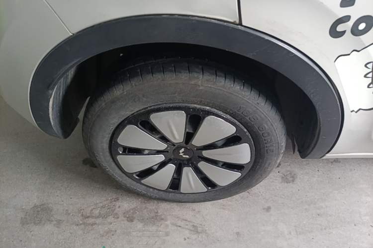 Used Wuling Bingo 2023 410 km Lingxi Deluxe Edition Right Rear Wheel Hub