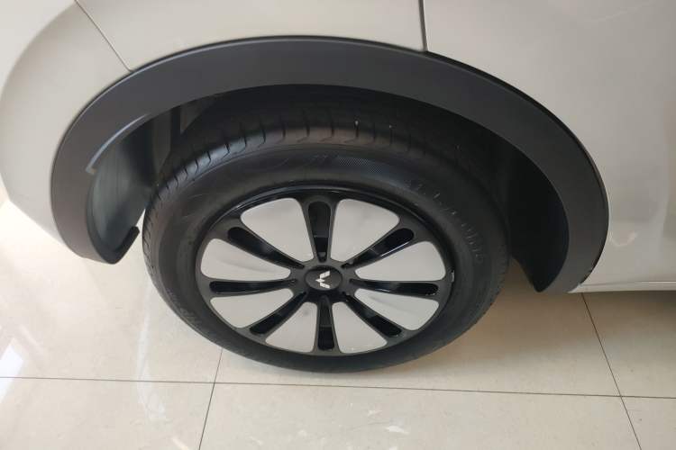 Used Wuling Bingo 2023 333 km Enjoyment Version Right Rear Wheel Hub