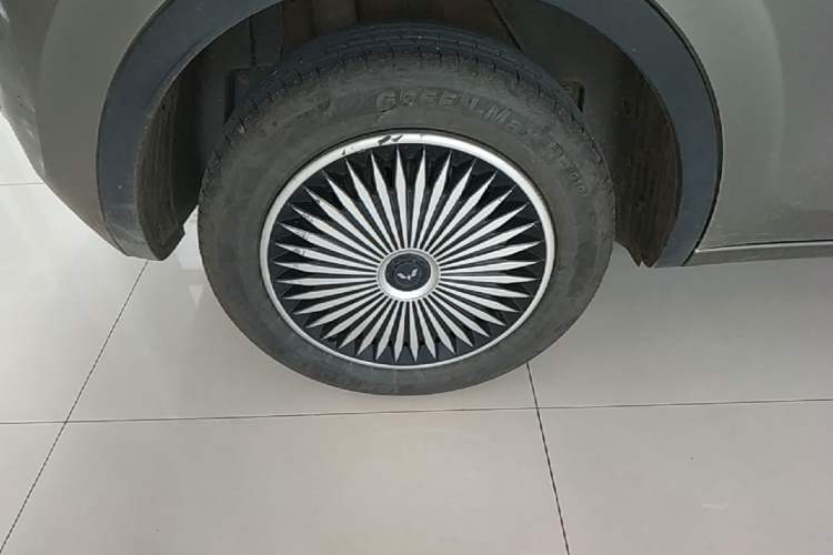 Used Wuling Bingo 2023 410 km Lingxi Deluxe Edition Right Rear Wheel Hub