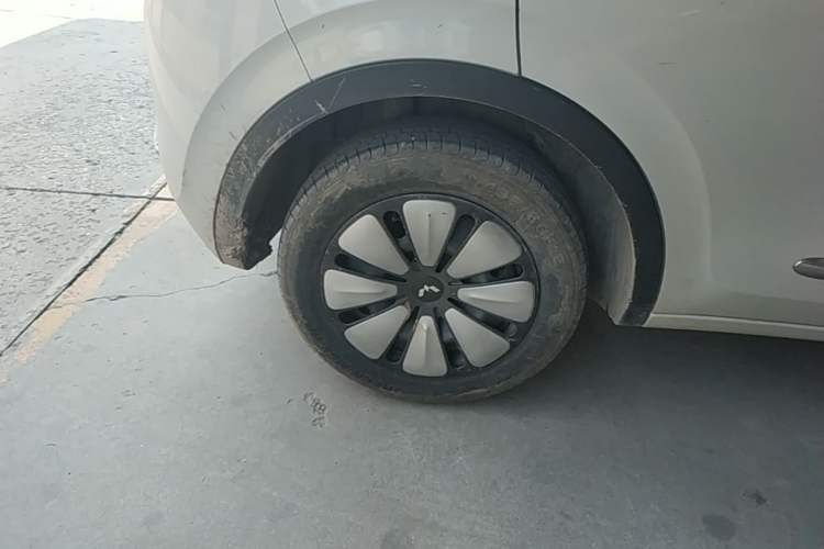 Used Wuling Bingo 2023 333 km Lingxi Connected+ Version Right Rear Wheel Hub