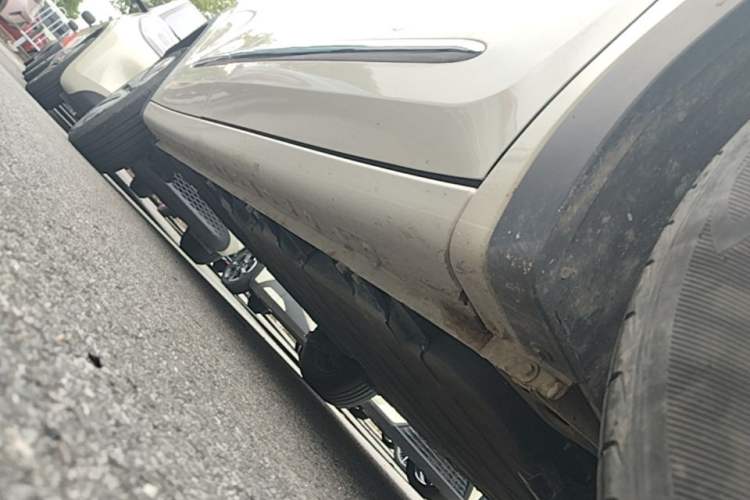 Used Wuling Bingo 2023 333 km Lingxi Connected Version Right Side Sill