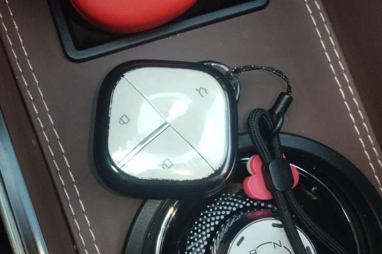 Used Wuling Bingo 2023 333 km Lingxi Connected Version Vehicle Key