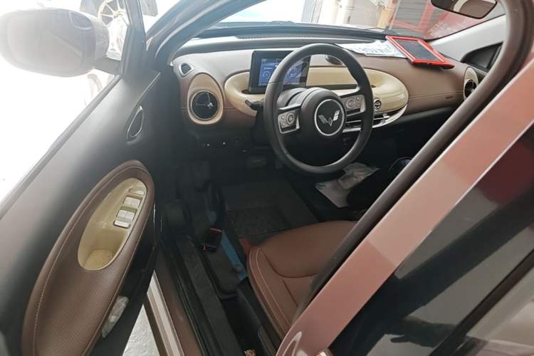Used Wuling Bingo 2023 203km Comfort Edition Driver Seat
