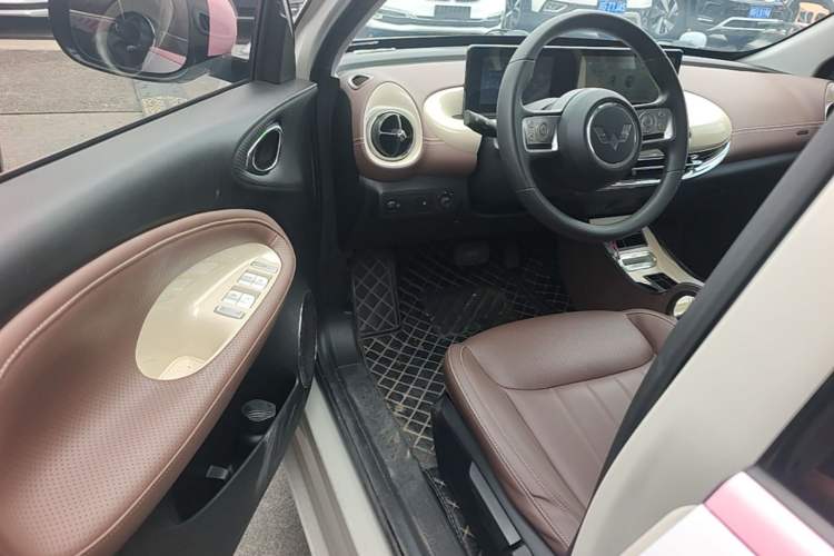 Used Wuling Bingo 2023 333 km Fast-Share Version Driver Seat