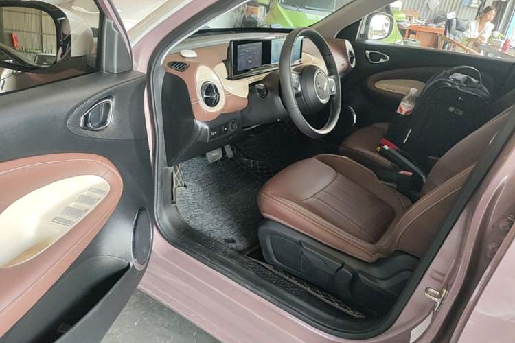 Used Wuling Bingo 2023 203km Comfort Edition Driver Seat