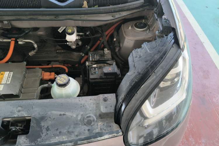 Used Wuling Bingo 2023 333 km Fast-Share Version Engine Bay Left