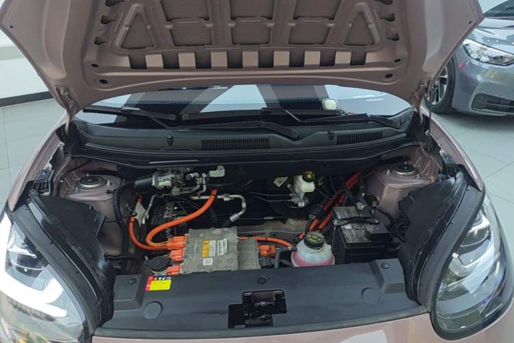 Used Wuling Bingo 2023 333 km Lingxi Connected+ Version Engine Bay
