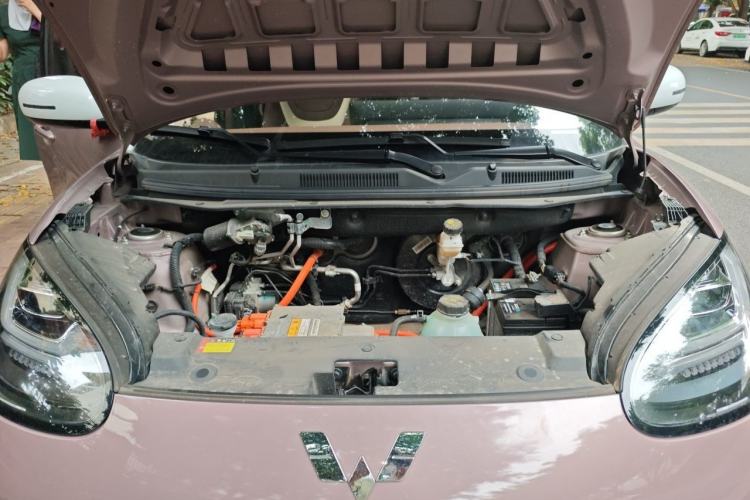 Used Wuling Bingo 2023 333 km Lingxi Connected+ Version Engine Bay