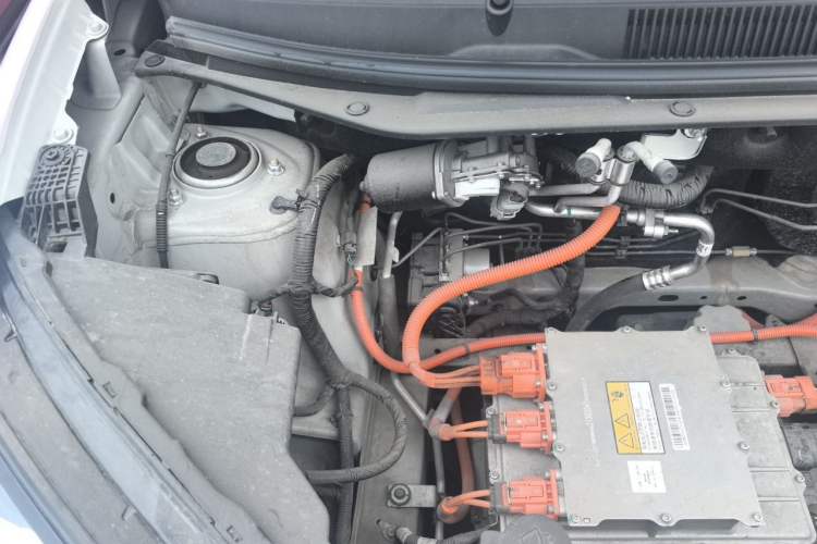 Used Wuling Bingo 2023 333 km Enjoyment Version Engine Bay Right