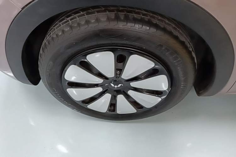 Used Wuling Bingo 2023 333 km Lingxi Connected Version Exterior 4