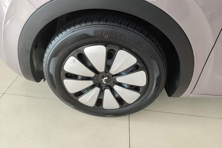 Used Wuling Bingo 2023 333 km Enjoyment Version Exterior 4