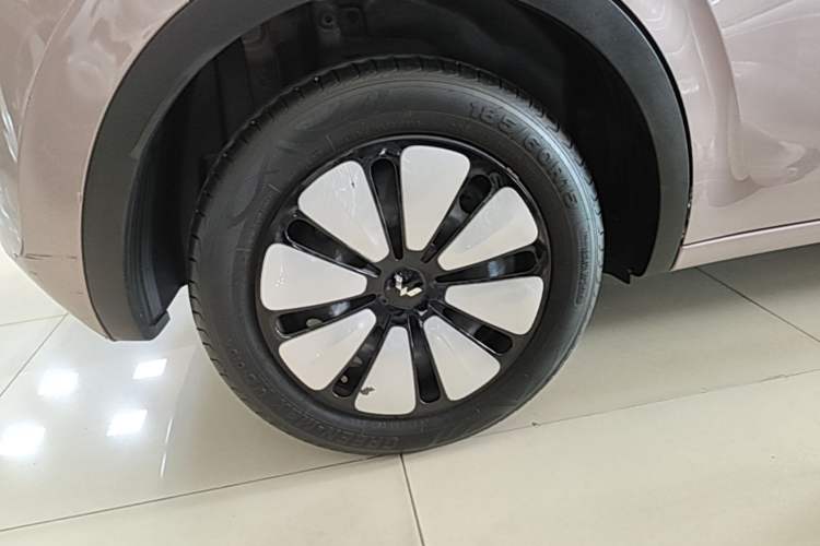 Used Wuling Bingo 2023 333 km Enjoyment Version Exterior 5