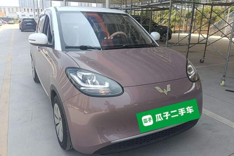 Used Wuling Bingo 2023 203km Light Edition Front Right 45 Deg