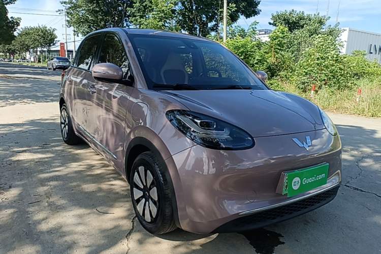 Used Wuling Bingo 2023 203km Comfort Edition Front Right 45 Deg