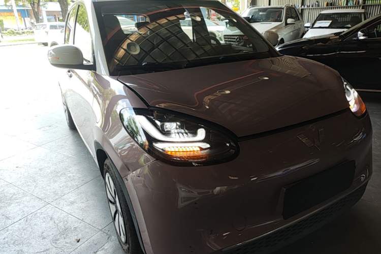 Used Wuling Bingo 2023 203km Comfort Edition Front Right 45 Deg