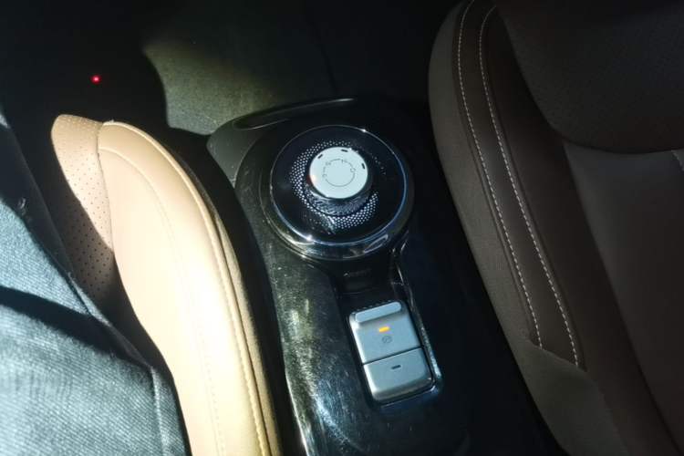 Used Wuling Bingo 2023 333 km Lingxi Connected Version Gear Lever
