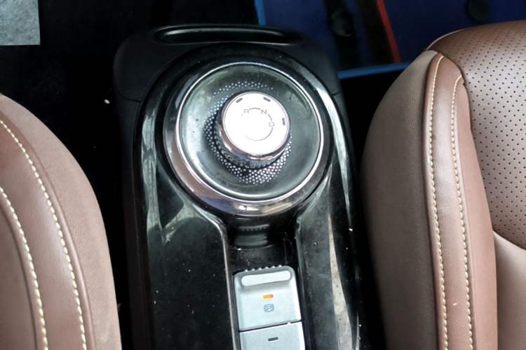Used Wuling Bingo 2023 333 km Lingxi Connected Version Gear Lever
