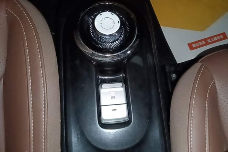 Used Wuling Bingo 2023 333 km Lingxi Connected Version Gear Lever