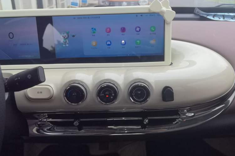 Used Wuling Bingo 2023 333 km Lingxi Connected+ Version Audio And AC Panel