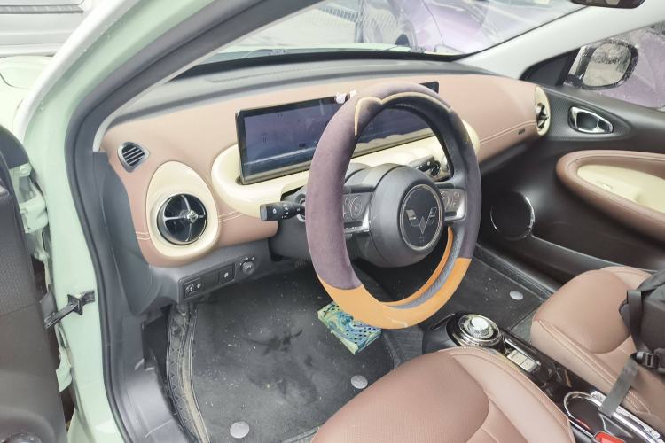 Used Wuling Bingo 2023 410 km Lingxi Deluxe Edition Center Console