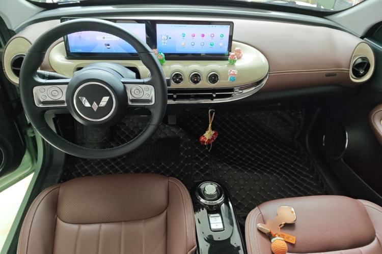 Used Wuling Bingo 2023 410 km Lingxi Deluxe Edition Center Console