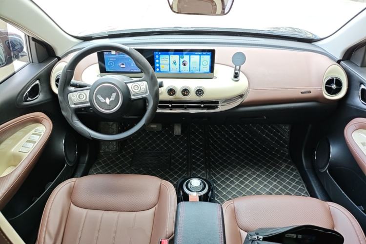 Used Wuling Bingo 2023 203km Comfort Edition Center Console
