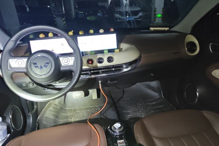 Used Wuling Bingo 2023 410 km Lingxi Deluxe Edition Center Console