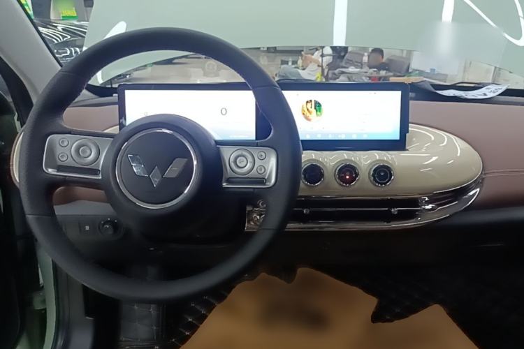 Used Wuling Bingo 2023 410 km Lingxi Deluxe Edition Center Console