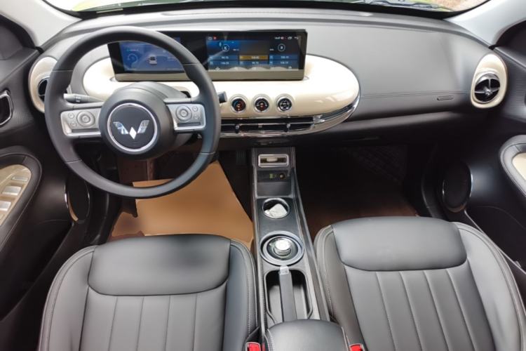 Used Wuling Bingo 2023 203km Comfort Edition Center Console