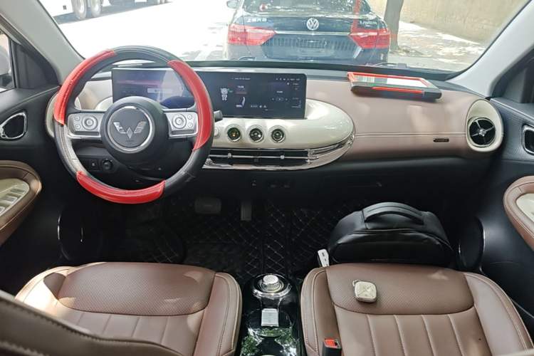 Used Wuling Bingo 2023 410 km Lingxi Deluxe Edition Center Console