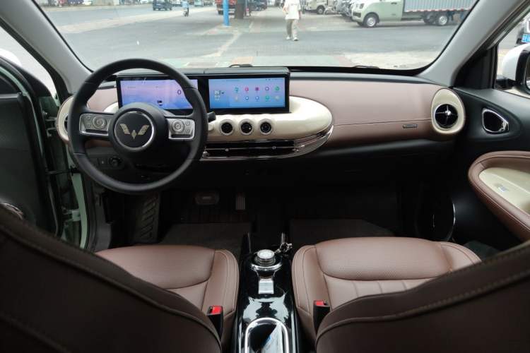 Used Wuling Bingo 2023 410 km Lingxi Deluxe Edition Center Console