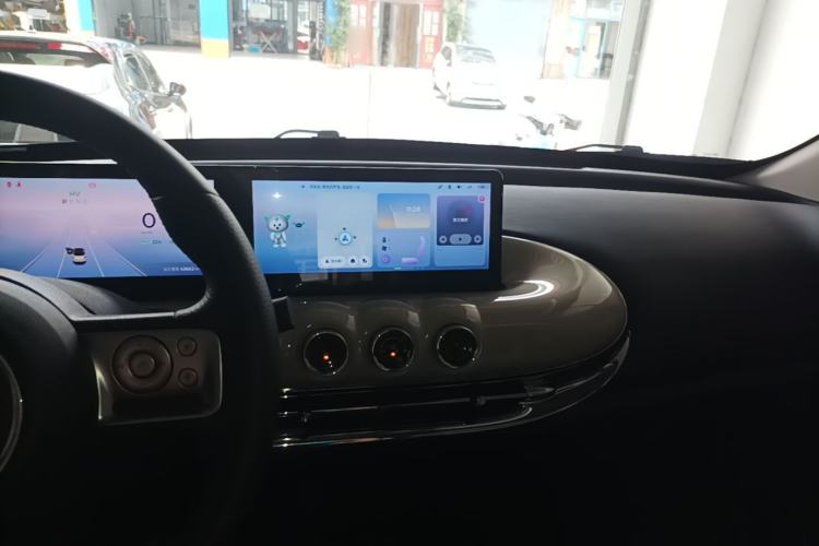 Used Wuling Bingo 2023 333 km Lingxi Connected Version Center Console