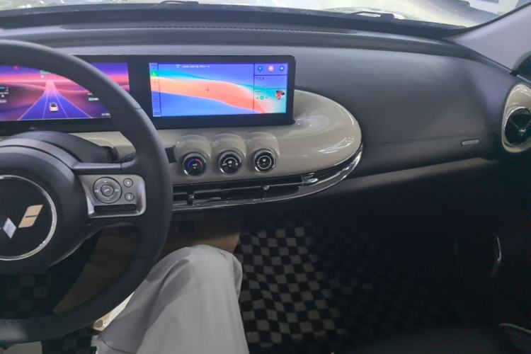 Used Wuling Bingo 2023 333 km Lingxi Connected Version Center Console