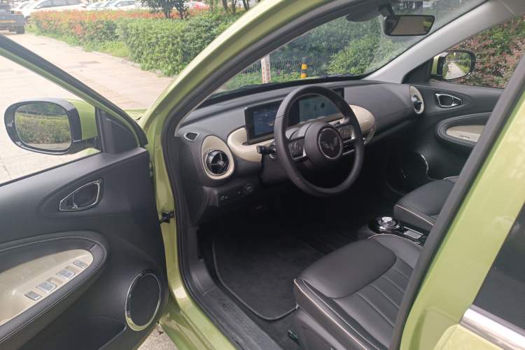 Used Wuling Bingo 2023 333 km Enjoyment Version Driver Seat