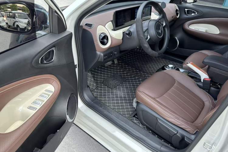 Used Wuling Bingo 2023 203km Comfort Edition Driver Seat