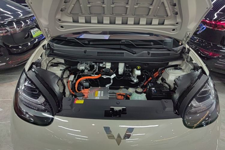 Used Wuling Bingo 2023 333 km Lingxi Connected+ Version Engine Bay