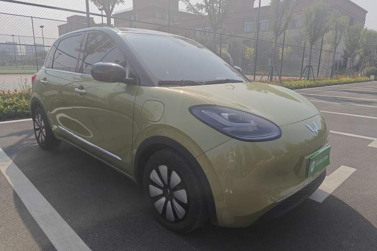 Used Wuling Bingo 2023 333 km Lingxi Connected Version Front Right 45 Deg
