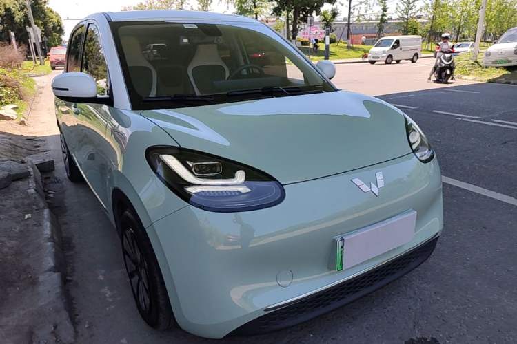 Used Wuling Bingo 2023 410 km Lingxi Deluxe Edition Front Right 45 Deg