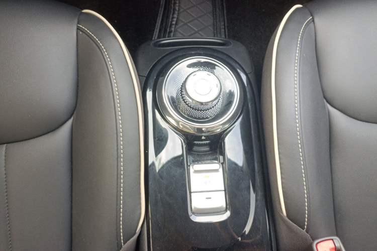 Used Wuling Bingo 2023 333 km Lingxi Connected Version Gear Lever
