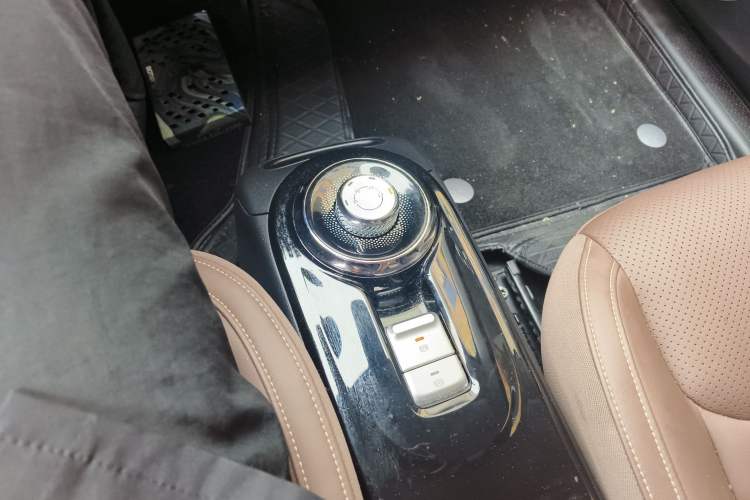 Used Wuling Bingo 2023 410 km Lingxi Deluxe Edition Gear Lever