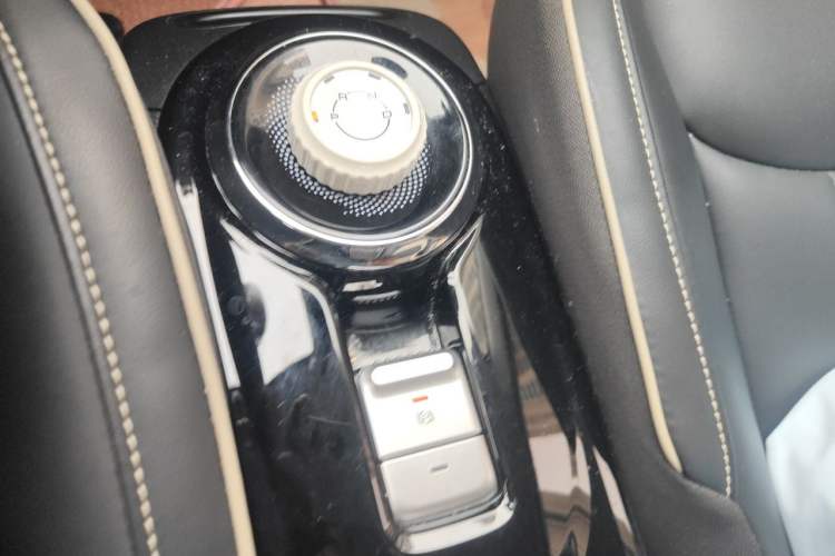 Used Wuling Bingo 2023 333 km Lingxi Connected Version Gear Lever